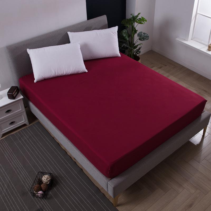Tamno Crvena plahta s gumicom 220x240 cm - Mekana, prozračna i praktična